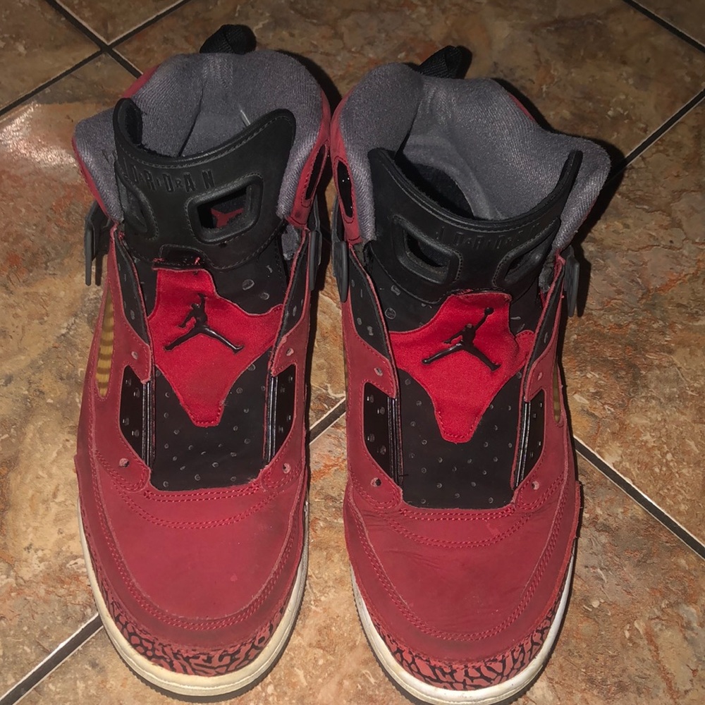 Jordan Spizike Toro Bravo size 12